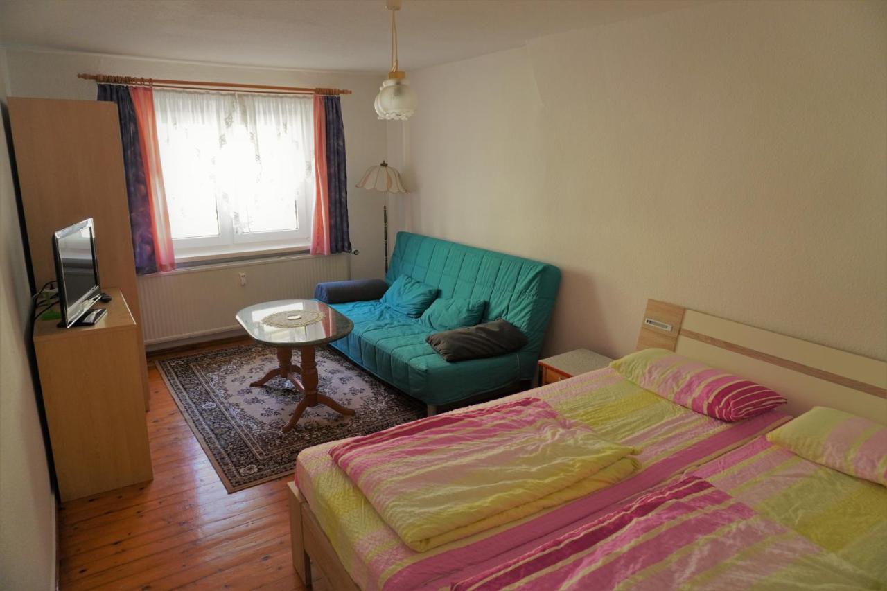 Ferienwohnung Haubner Neukieritzsch Ngoại thất bức ảnh